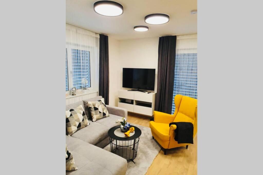Leon Apartment Neu! Gemuetlichkeit An Erster Stelle ลินซ์ ภายนอก รูปภาพ