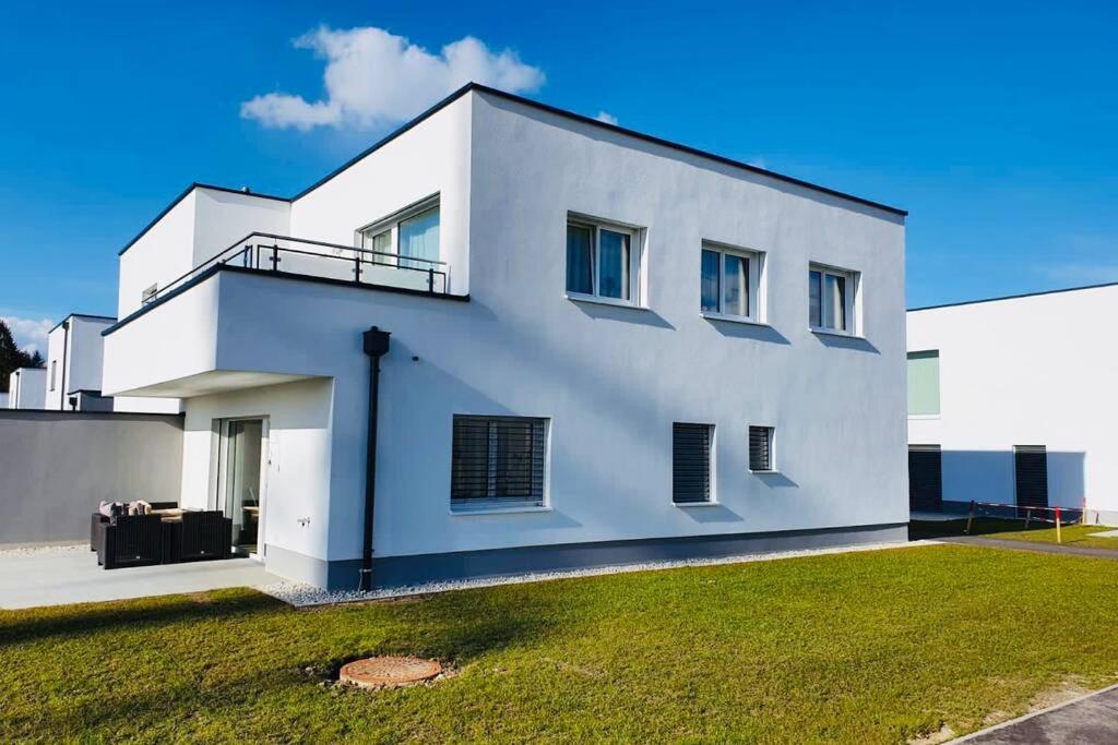 Leon Apartment Neu! Gemuetlichkeit An Erster Stelle ลินซ์ ภายนอก รูปภาพ