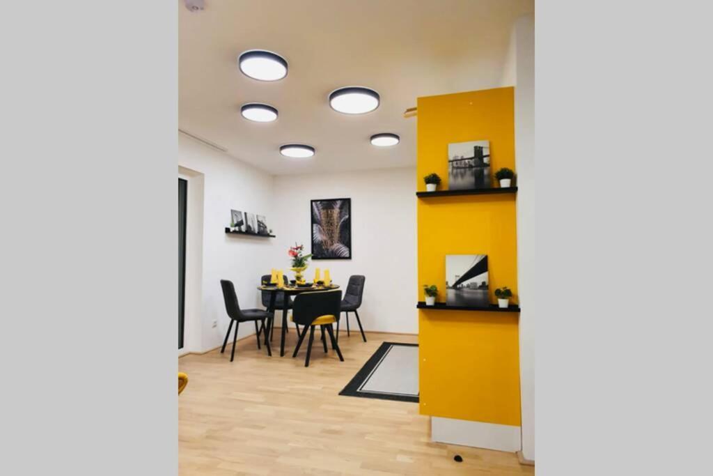 Leon Apartment Neu! Gemuetlichkeit An Erster Stelle ลินซ์ ภายนอก รูปภาพ